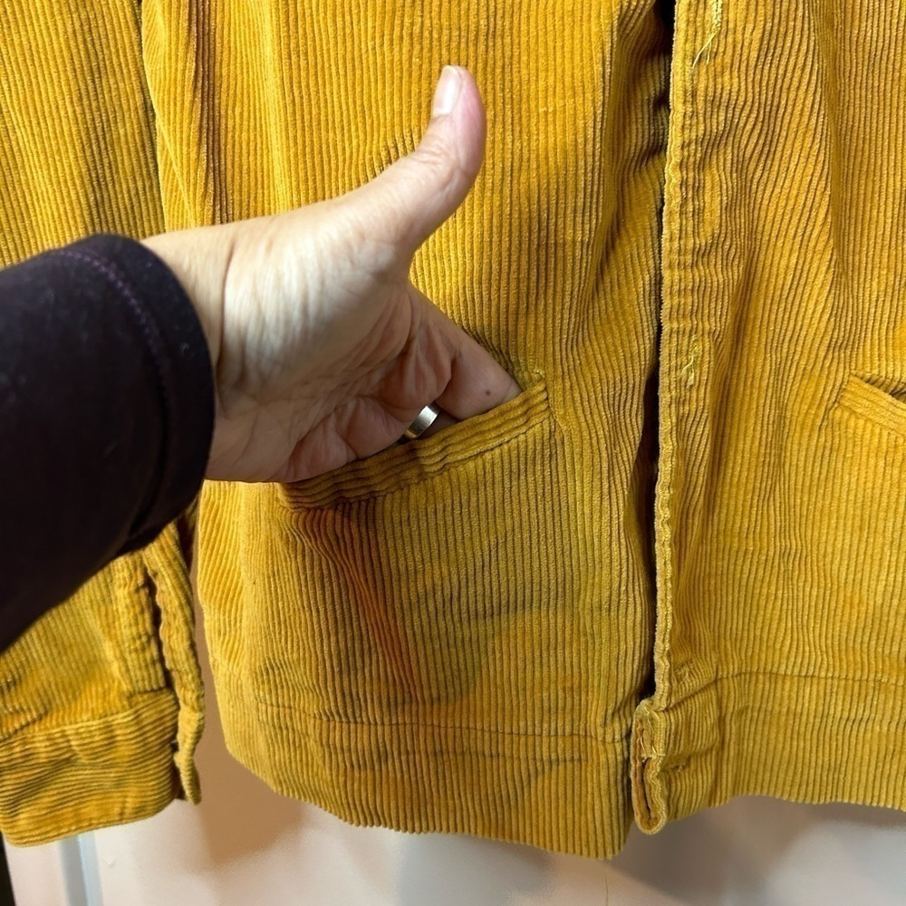 Vintage Eaton’s corduroy jacket size M in mustard yellow. - Picture 4 of 8